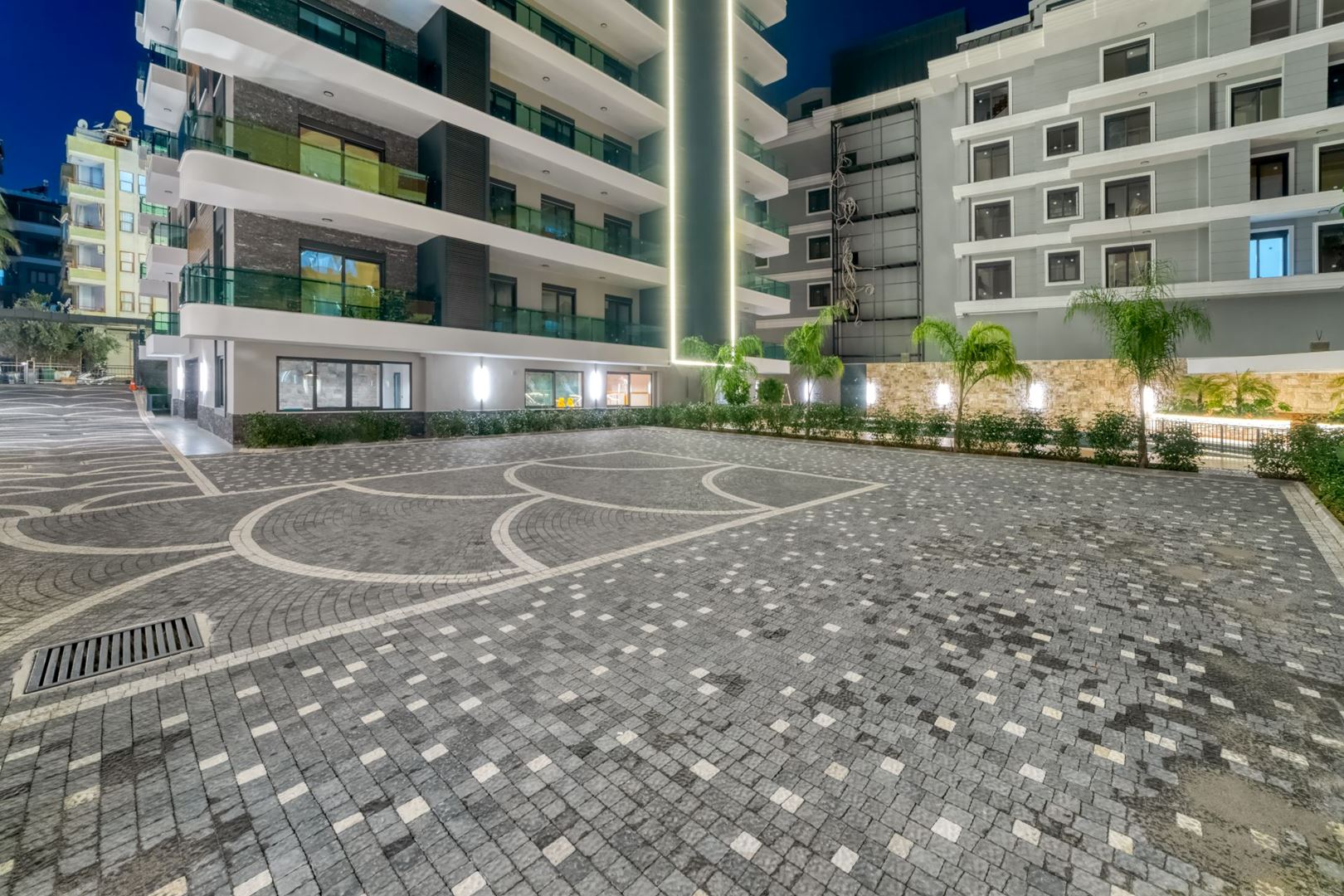 ALANYA GÜLLERPINARI’NDA MERKEZİ KONUMDA ULTRA LÜKS EŞYALI 2+1 SATILIK DAİRE · 13 · Fotoğraflar