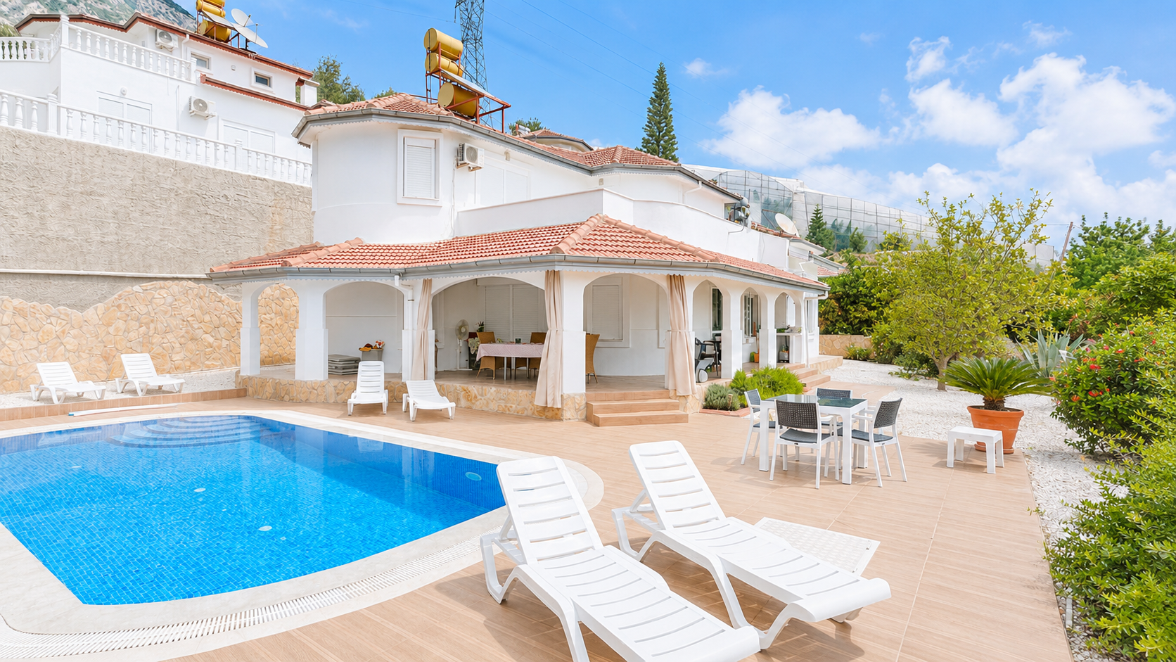 NATURE-INSPIRED 4+1 VILLA CLOSE TO THE SEA IN MAHMUTLAR, ALANYA