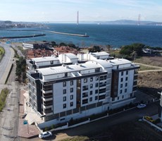 Lapseki Dalyan'da Eşsiz Deniz ve Köprü Manzaralı Satılık Daire