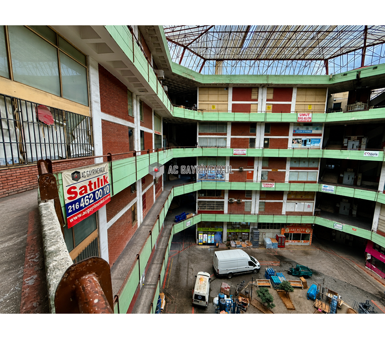 İkitelli OSB'de 320m² Net, Asansörlü, Asma Katlı Satılık İş Yeri
