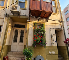 Karataş Küçükyalı Asansör Yakını Kiralık Tarihi Köşk-Konak