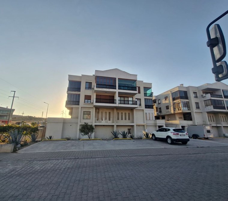 AYVALIK 150 EVLER MAHALLESİNDE SATILIK DOĞALGAZLI 3+1GENİŞ DAİRE