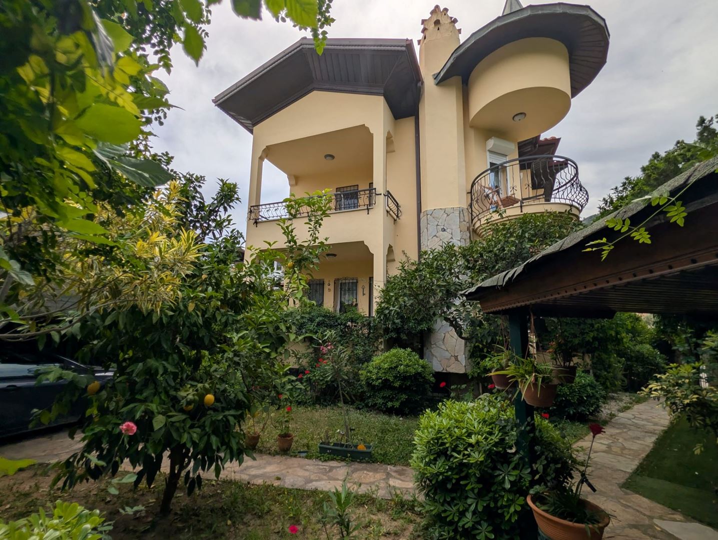Property-photo