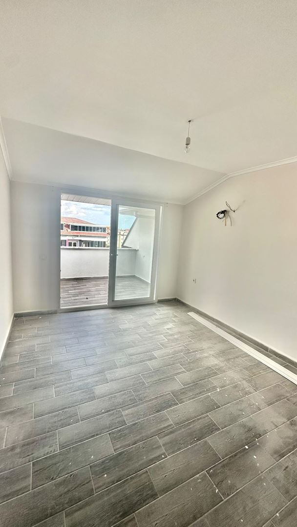  2+1 PENTHOUSE IN A FULL COMPLEX 300 M FROM THE SEA IN ALANYA KESTEL