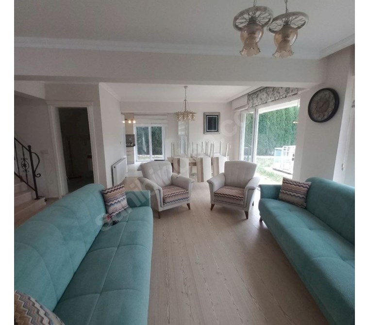 YATIRIMLIK FIRSAT | KARTEPE AÇISU Q8 ANADOLU SİTESİ’NDE SATILIK 2 ADET EŞYALI VİLLA