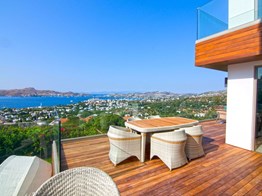 BODRUM YALIKAVAK'TA DENİZ VE MARİNA MANZARALI 7+3 KİRALIK VİLLA