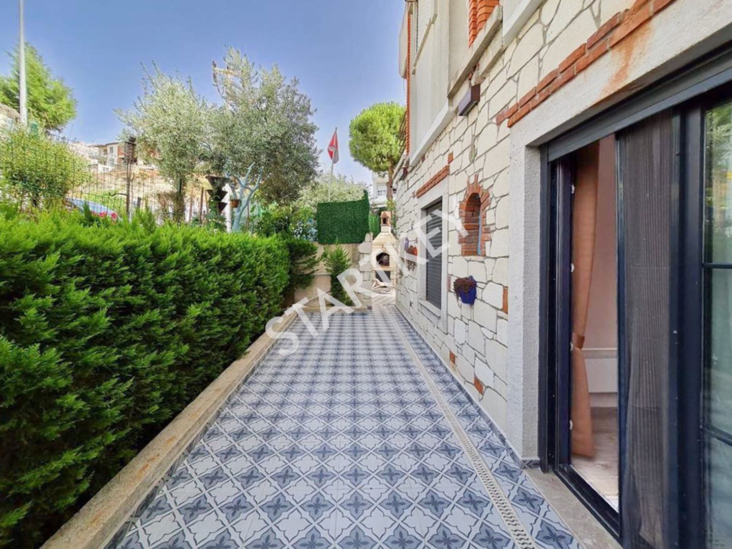 Property-photo