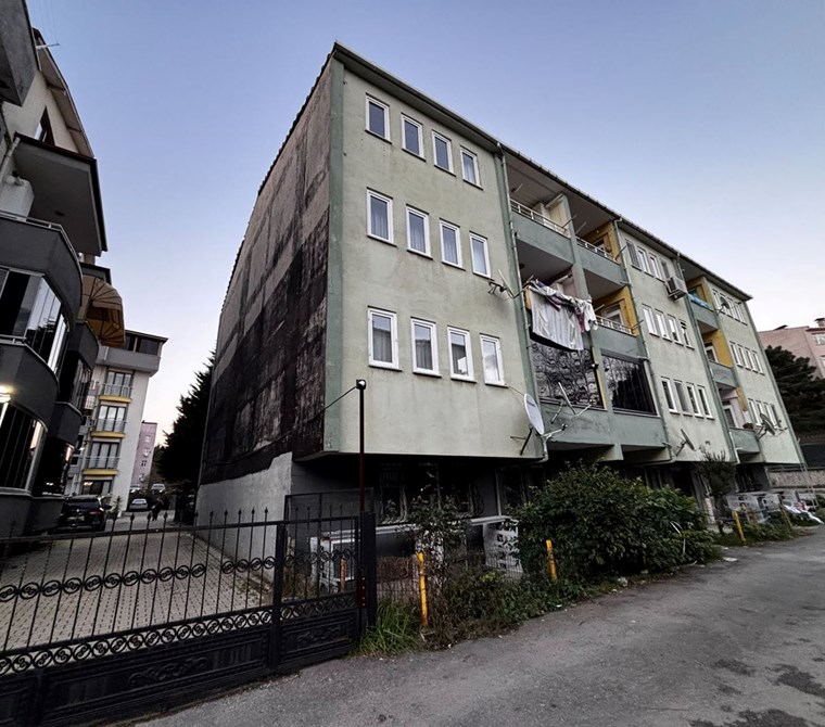 DERİNCE 60 EVLER SAHİLE YÜRÜME MESAFESİNDE 3+1 120 m² SATILIK DAİRE
