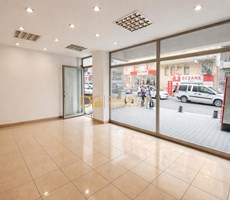 BAKIRKÖY MERKEZ'DE 32 M2 DÜZ GİRİŞ KİRALIK DÜKKAN