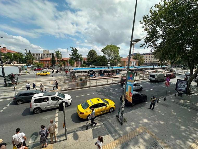 İŞ YERİNE UYGUN MİLLET CADDESİ'NDE YATIRIMLIK SATILIK DAİRE