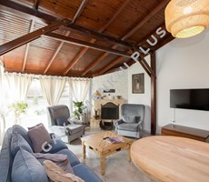 GAYRİMENKULPLUS/URLA İSKELEDE KOMPLE YENİLENMİŞ SATILIK 5+2VİLLA