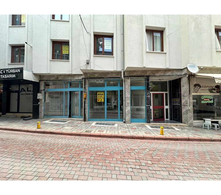 VADİ EMLAK'TAN YARAHMET MAHALLESİNDE 80 M² SATILIK DÜKKAN