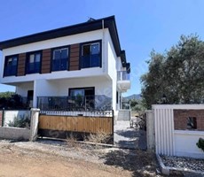 ORTACA CUMHURİYET MAHALLESİ'NDE MÜSTAKİL TADINDA, İKİZ VİLLA