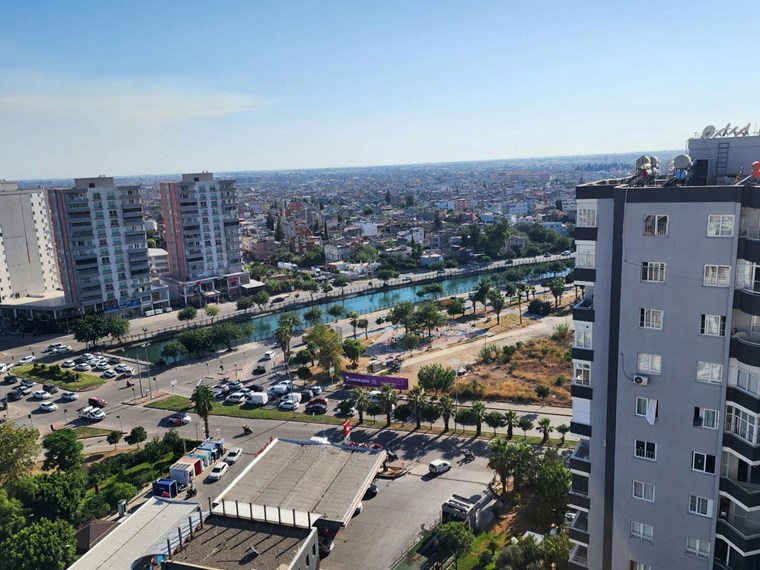 ESRA AKKAYADAN SOSYAL DONATILI SİTEİÇERİSİNDE 3+1 SATILIK DAİRE