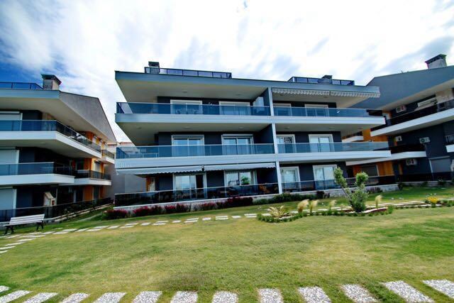 Kuşadası Kadınlar Denizi'nde Satılık 3+1 Eşyalı Deniz Manzaralı Lüks Bahçe Dubleksi