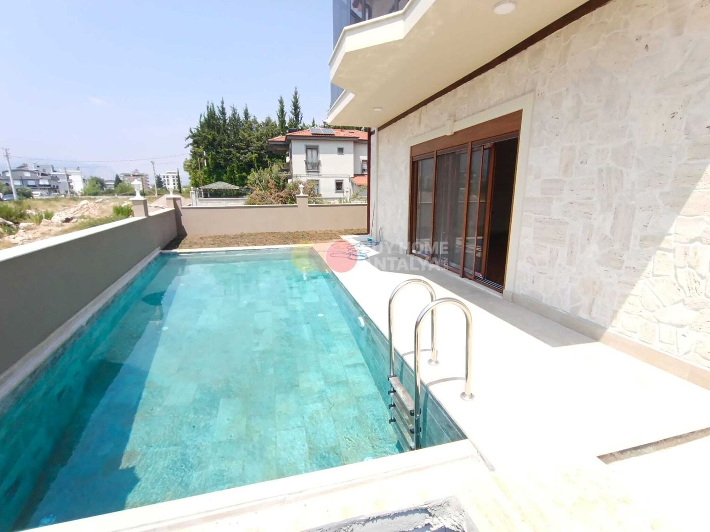 Property-photo