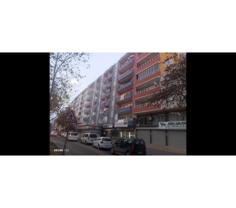 EMLAK 72 DEN KÜLTÜR MAHALLESİNDE SATILIK (2+1) DAİRE