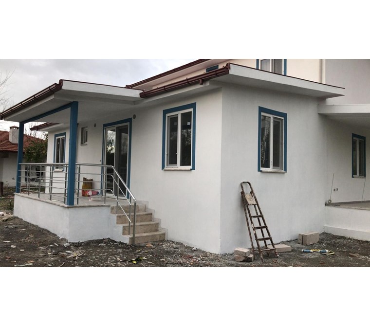 köyceğiz yangıda satılık 716 m2 arsa ve 2 katlı ev