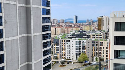 Kartal Kule Deniz Manzaralı ve Teraslı Büyük Tip Satılık Ofis