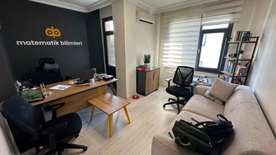 Selamiçeşme Bağdat Caddesi Ofise Uygun 4+1 Kiralık Ofis
