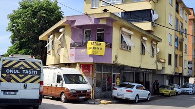 Sultanbeyli Biberlik Caddesinde 189 m2 Arsa İçersinde Satılık EV