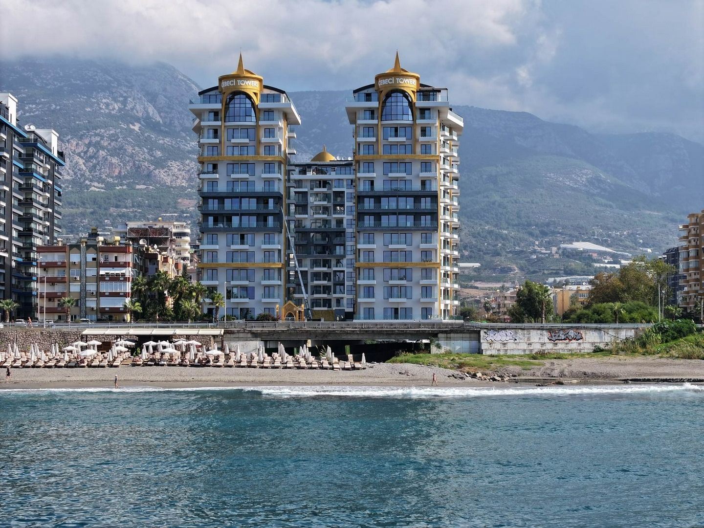 ALANYA MAHMUTLARDA MUHTEŞEM DENİZ MANZARALI FULL EŞYALI 2+1 SATILIK DAİRE