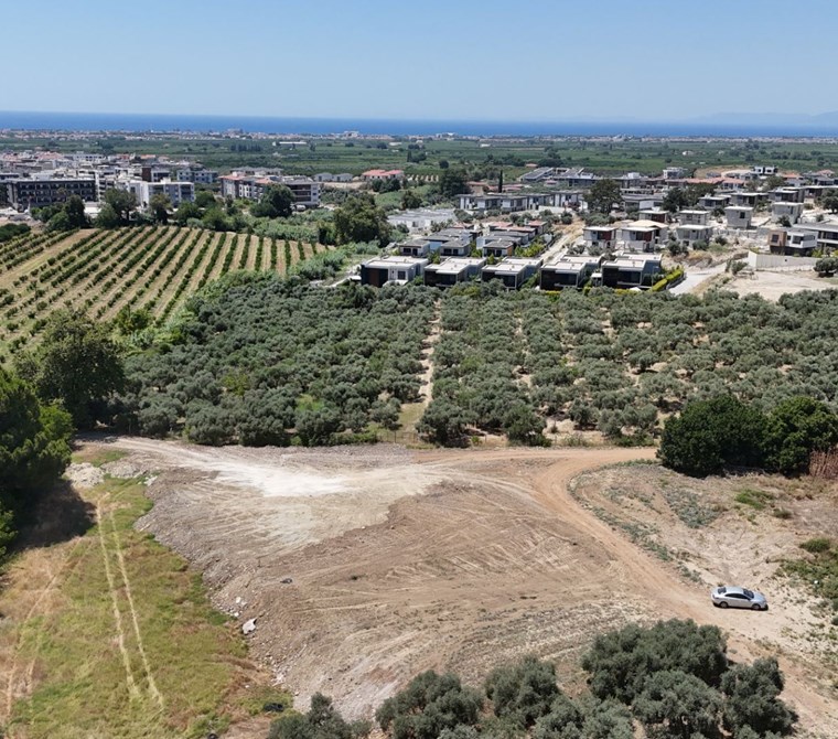 Kuşadası Davutlar'da 500 m2 Villa İmarlı Denize Yakın Satılık Arsa