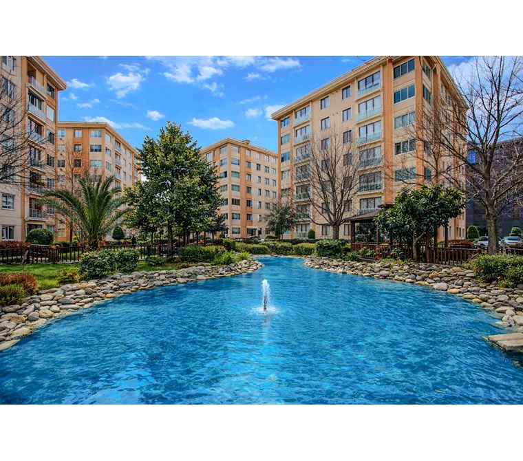 SULTANBEYLİ SİTE İÇİNDE SATILIK GENİŞ 2+1 DAİRE SULTAN KONAKLARI