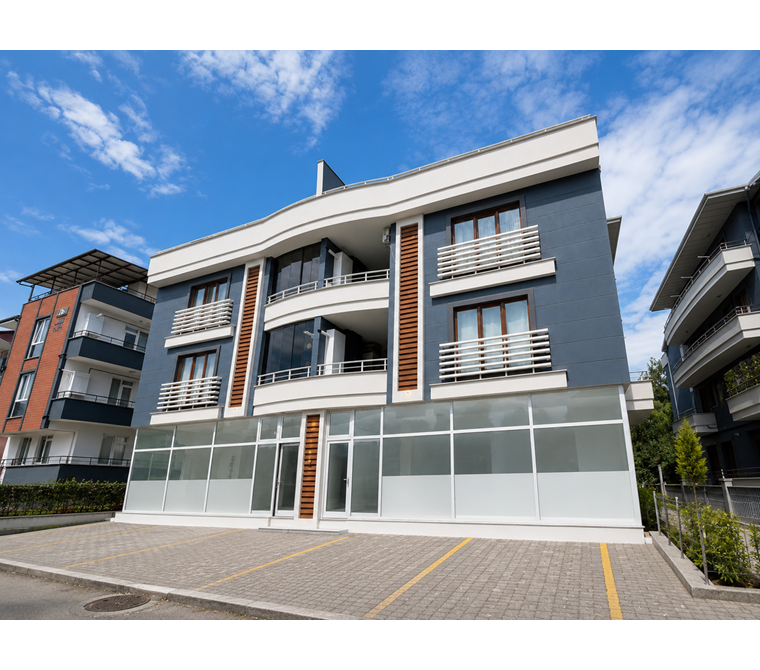 KARTEPE SARIMEŞE'DE PRESTİJLİ İŞ YERİ / SHOWROOM – 125 m² – SIFIR BİNA