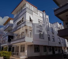 GÜZELOBA'DA LARA PLAJINA 10 DK AYRI MUTFAKLI 2+1 SATILIK DAİRE