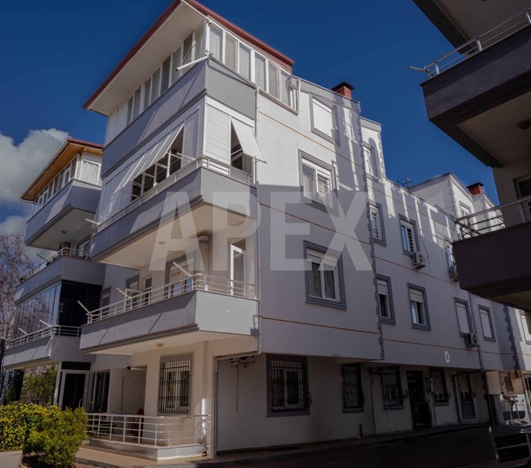 GÜZELOBA'DA LARA PLAJINA 10 DK AYRI MUTFAKLI 2+1 SATILIK DAİRE
