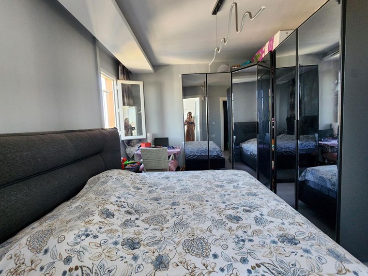 ESRA AKKAYADAN SOSYAL DONATILI SİTEİÇERİSİNDE 3+1 SATILIK DAİRE
