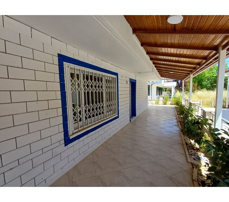 KUŞADASI NAZİLLİ SİTESİ PLAJA 300 MT BAKIMLI YAZLIK