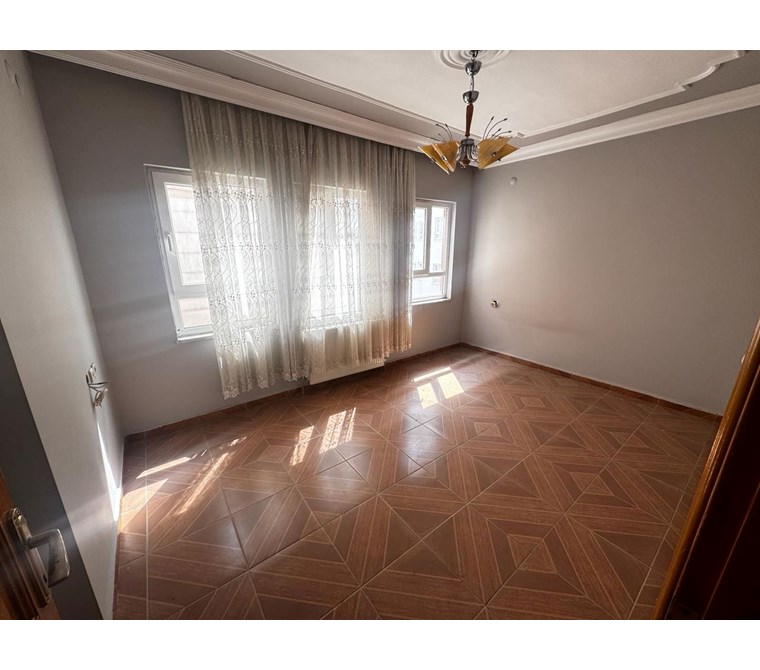 Çamlıtepe'de Satılık 4+1 Geniş Daire 150m²
