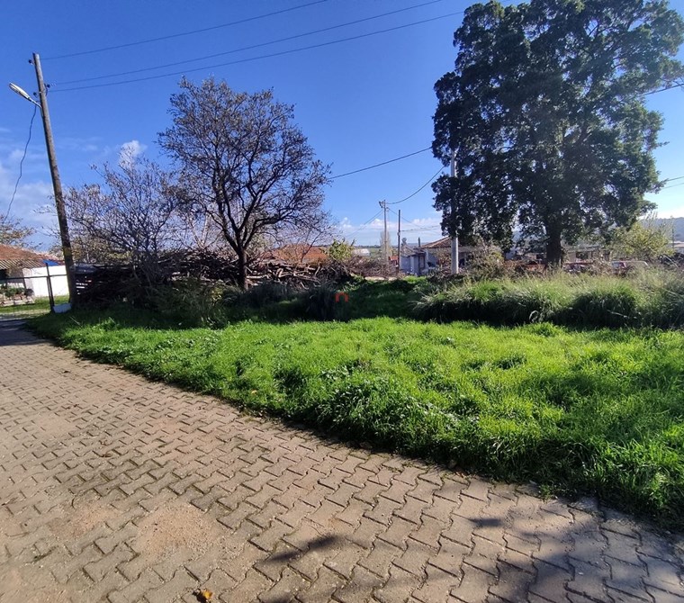 ÇANAKKALE CİVLER KÖYÜ SATILIK 3 CEPHE YOLLU KÖŞE PARSEL