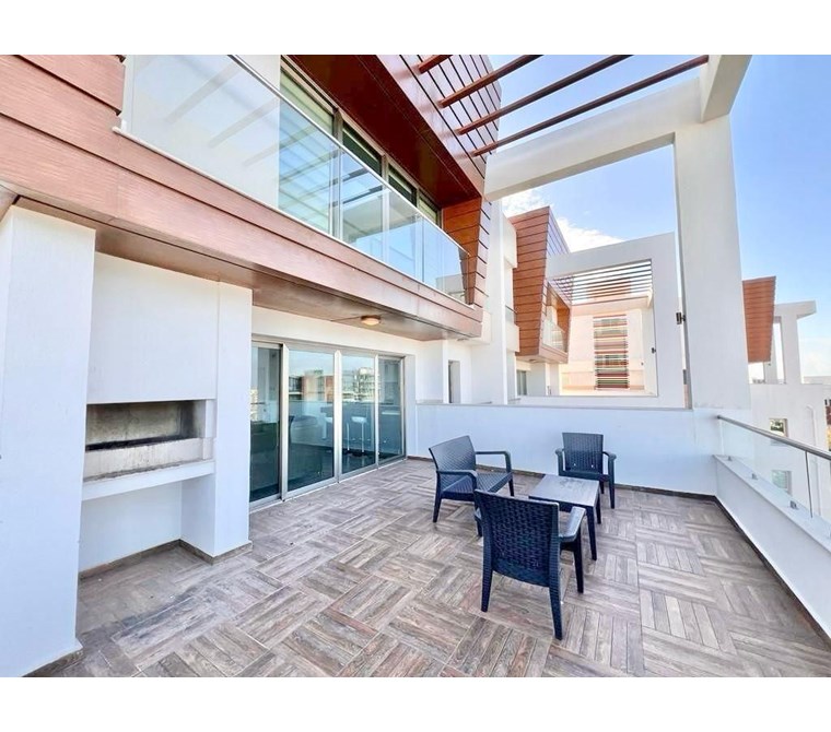 GİRNE’NİN KALBINDE DAG VE DENIZ MANZARALI 3+1 SATILIK Dubleks PENTHOUSE!