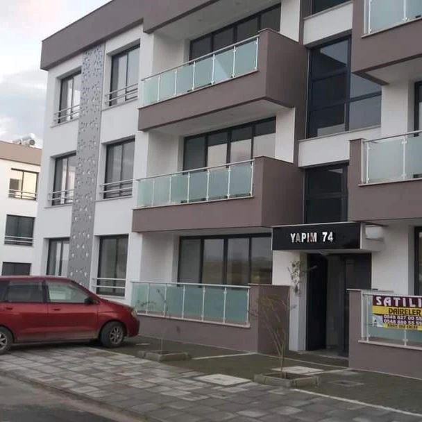 LEFKOŞA HAMİTKÖY GİRİŞİ SATILIK ZEMİNKAT TÜRK MALI KDV TRAFOSU ÖDENMİŞ 5 YILLIK 3+2 DAİRE £120.000