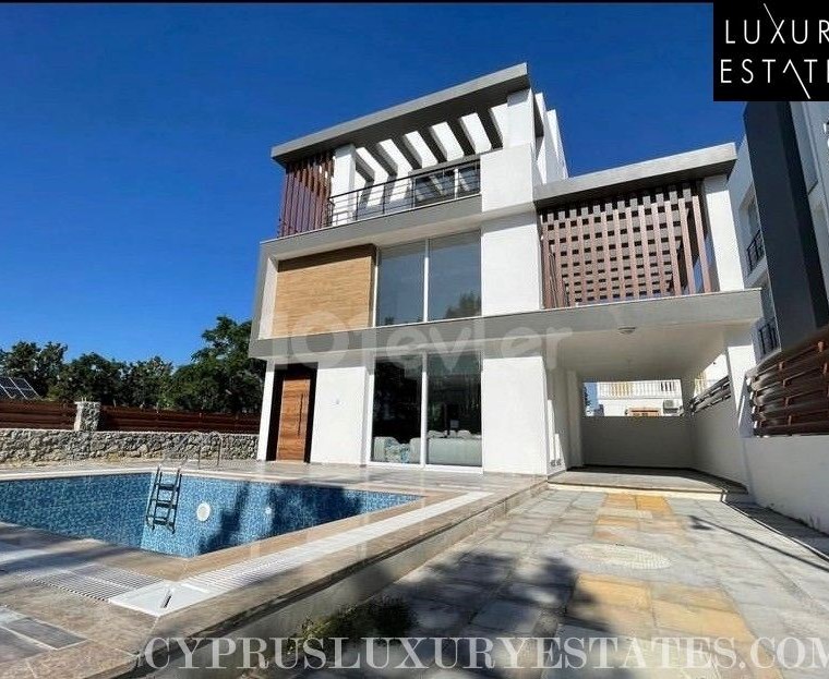KIBRIS GIRNE KARAOGLANOGLUNDA 3+1 TURK TAPULU LUXURY VILLALAR !