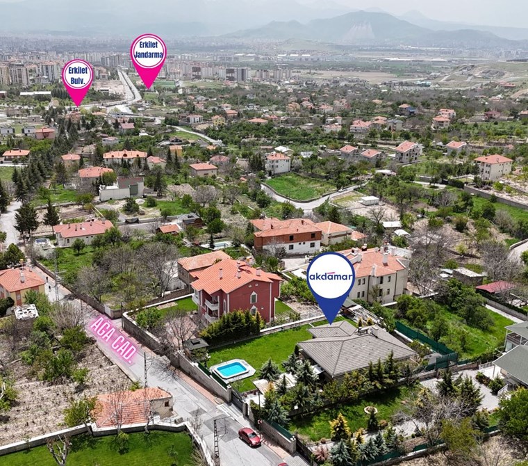 AKDAMAR - Erkilet Ağa Caddesi Üzerinde Huzur Dolu Satılık Villa!