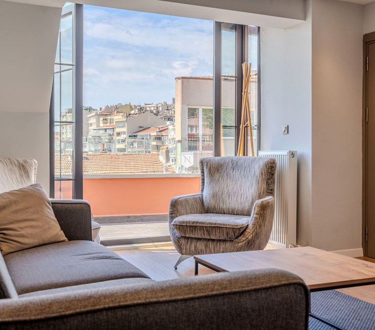1+1 Furnished Apartment with Bosphorus View and Terrace Apartment in Gümüşsuyu