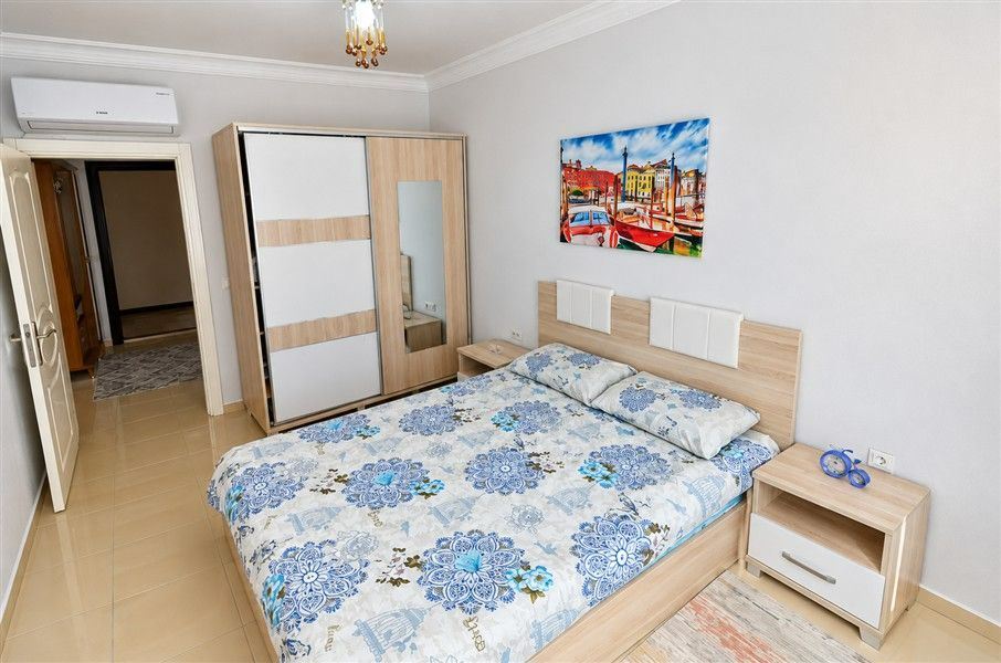 ALANYA MAHMUTLAR’DA DENİZE 400 M LÜKS EŞYALI 1+1 DAİRE