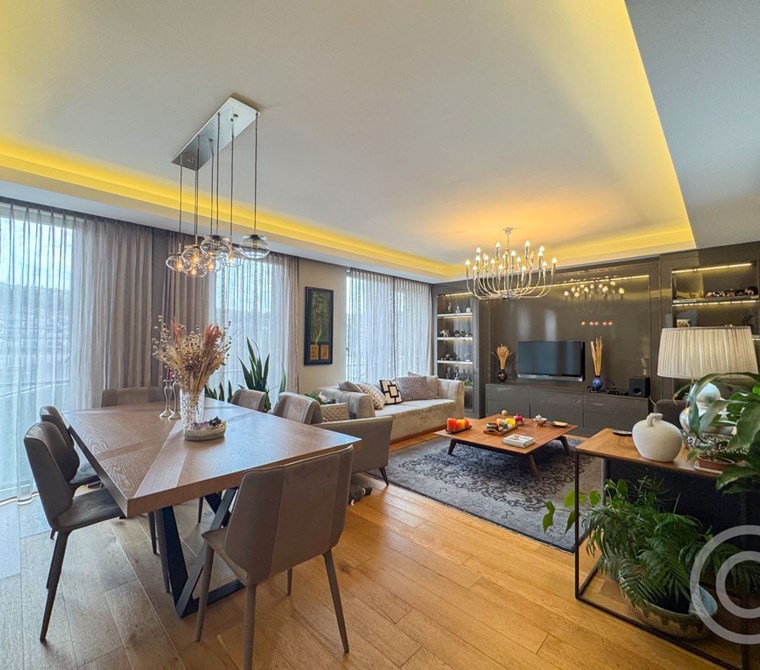 USKUMRUKÖY FEMA GARDEN SİTESİNDE GENİŞ MODERN 4+1 ÇATI DUBLEKS