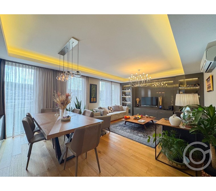 USKUMRUKÖY FEMA GARDEN SİTESİNDE GENİŞ MODERN 4+1 ÇATI DUBLEKS