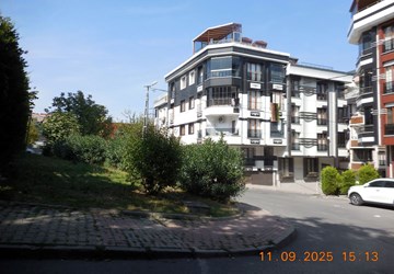 Altın Emlak Sefaköy'den Satılık Çatı Dubleks Daire 4+2,Geniş,Ferah,Metrobüse 1,5 km