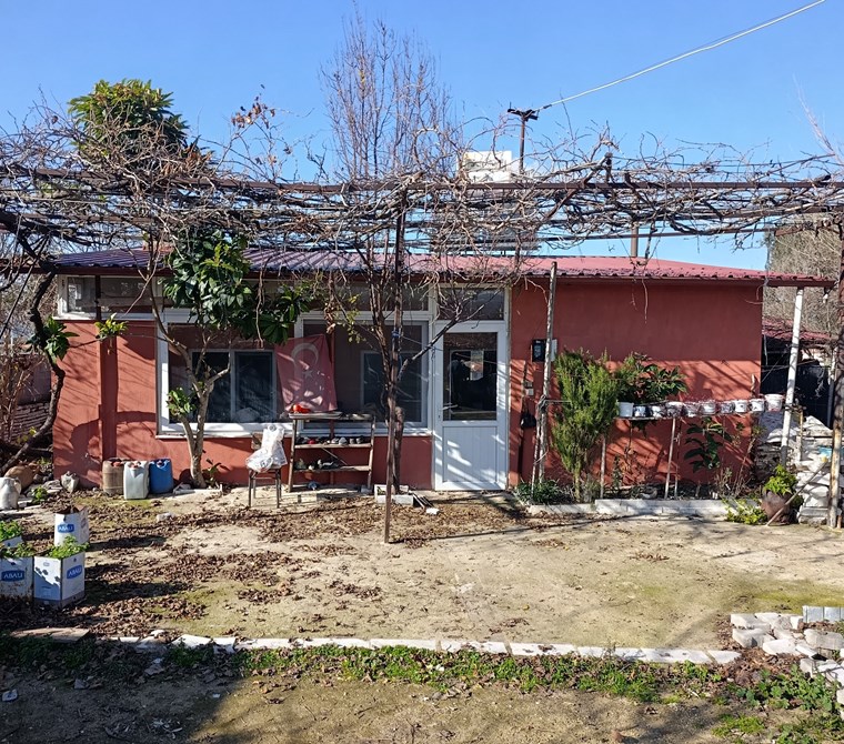 Muğla Yatağan Bozarmut'ta Satılık Bahçeli Müstakil Ev