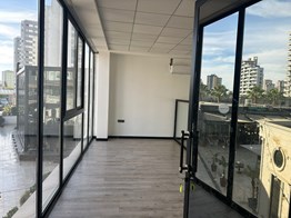 ÜÇGÜL CADDE'DE ALİYA İZZETBEGOVİÇ BULVARI ÜZERİ 75 M2 KİRALIK ASMA KAT OFİS