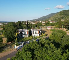 KARTEPE ETEKLERİNDE DOĞA İLE İÇ İÇE 2 ADET ÖZEL TASARIM VİLLA...