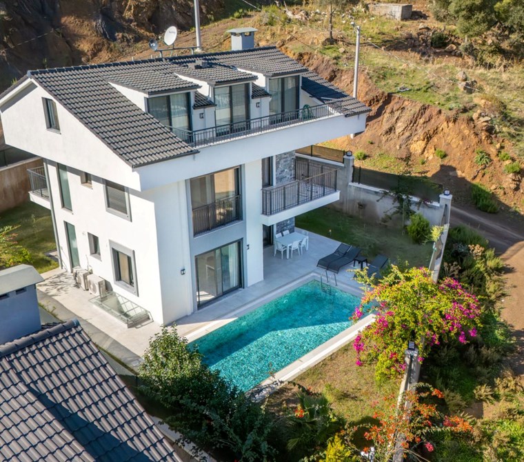 CB MARİNA'DAN 6+1 FOURLEKS VİLLA