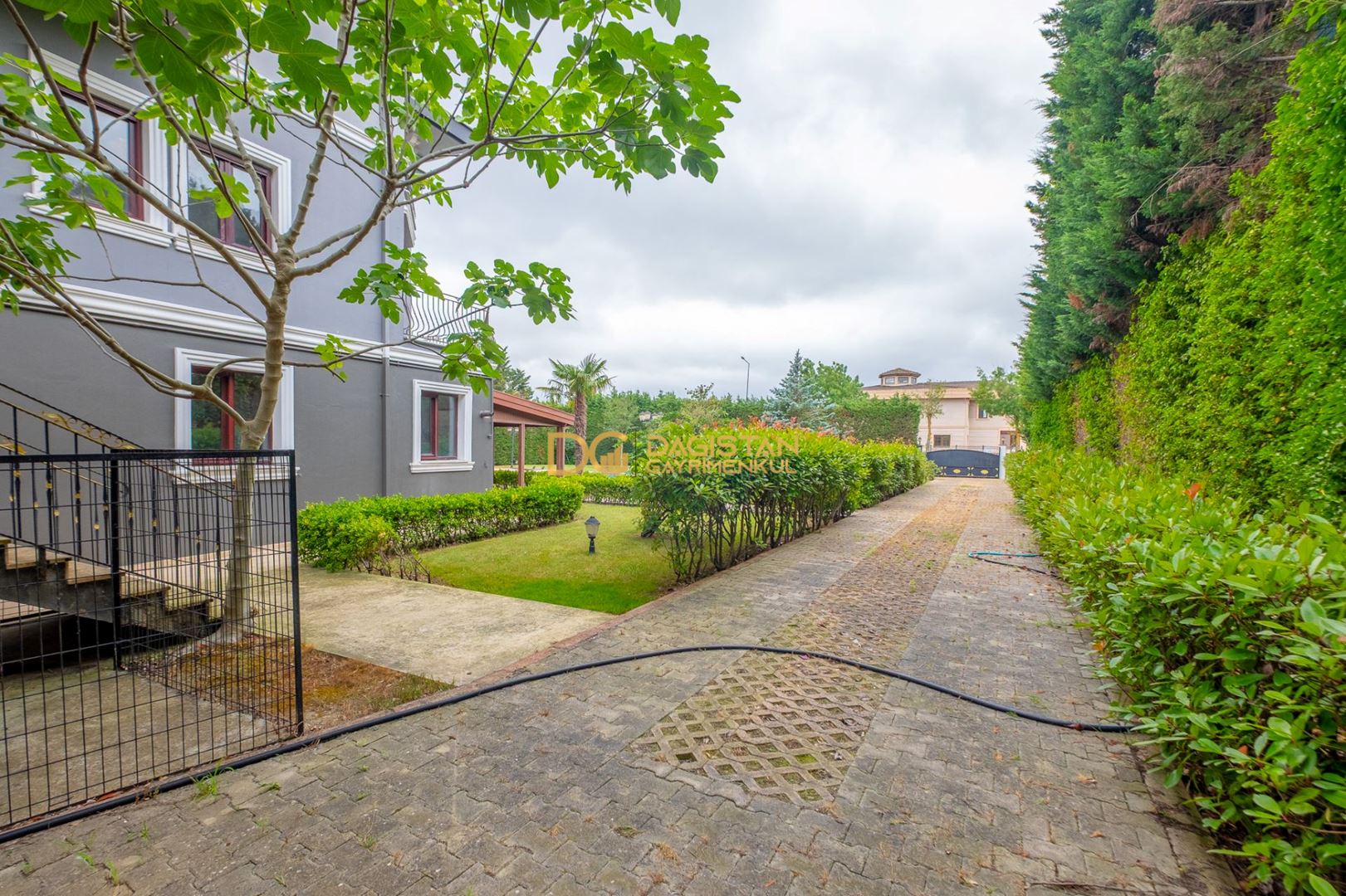 Property-photo