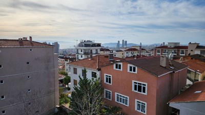 Kartal Metro'ya Yakın Deniz Manzaralı Şömineli Satılık Çift Daire